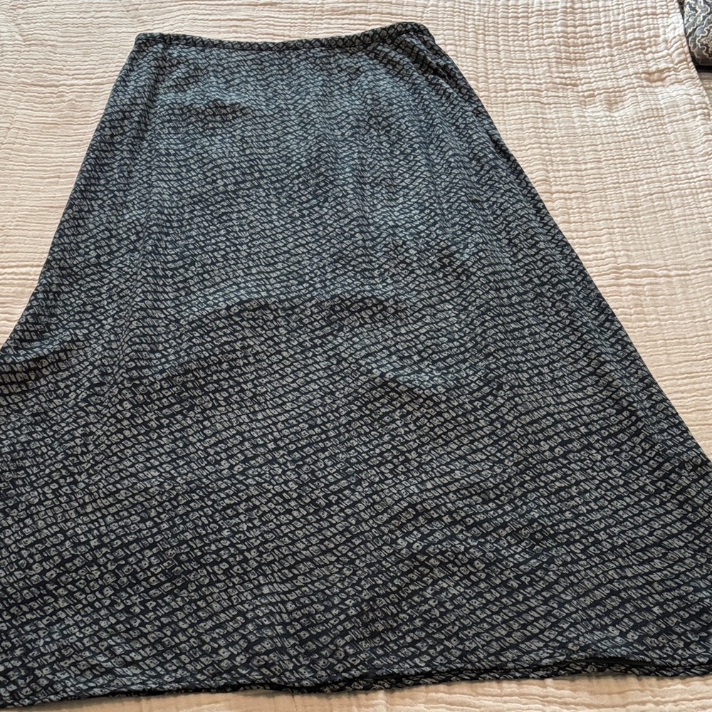 Black & Gray Textured Skirt